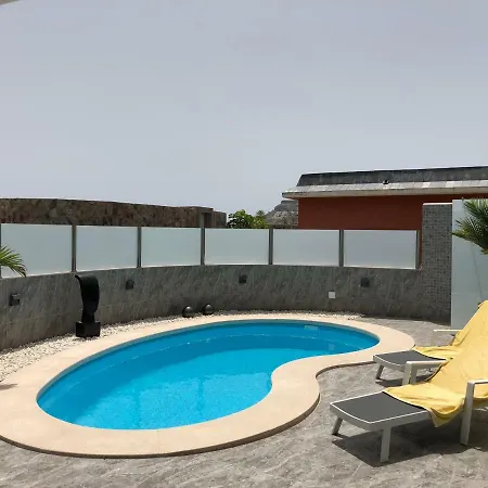 Suecia Opal Anfi Tauro *